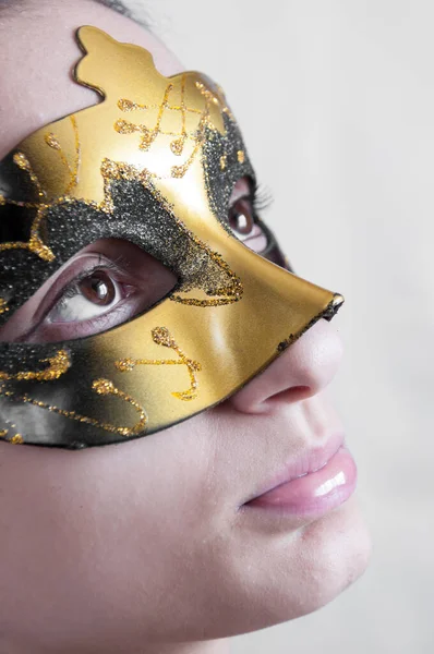 Mädchen Brünett Ein Theatralisch Maske Looking — Stockfoto