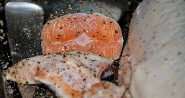 Filete Salmón Noruego Recién Preparado Sazonado —  Fotos de Stock