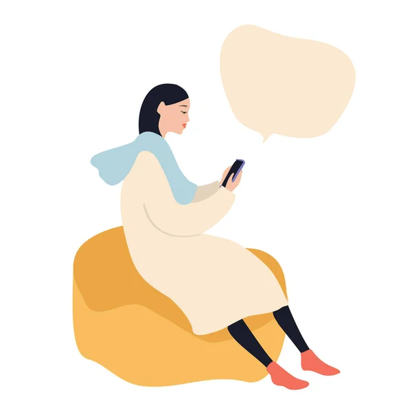 Belle femme caucasienne assise sur une chaise bouffante à l'aide d'un smartphone, illustration vectorielle sur fond blanc — Image vectorielle