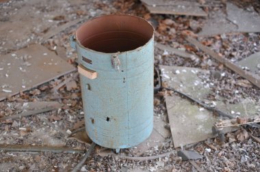 Eski Sovyet çamaşır makinesi Pripyat, Çernobil bölgesinde terk edilmiş şeyler.