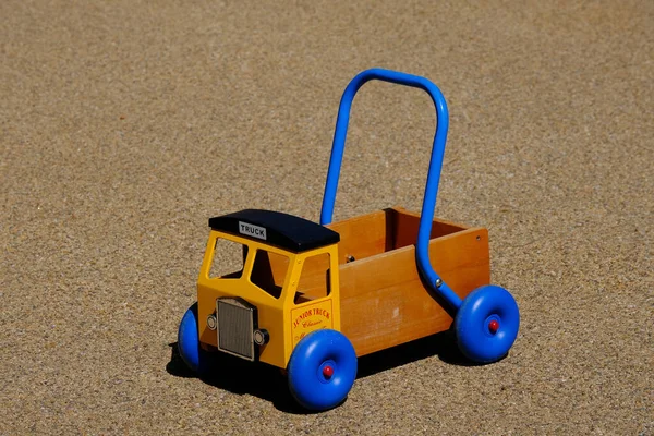 May 2020 Leeds Toy Truck Yellow Cab Made Pressed Steel — Stock Photo, Image