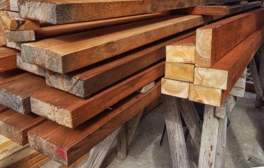 Kurullarının arka plan biter. Kereste biter. Çam biter. Ahşap arka plan. Ahşap doku