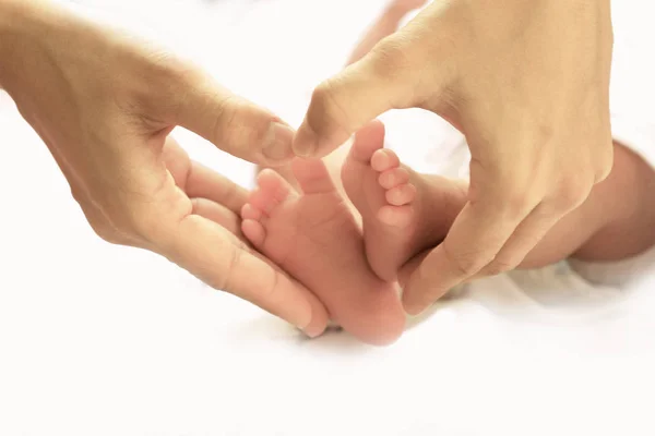 Kształt Serca Nowo Narodzonych Nogi — Zdjęcie stockowe
