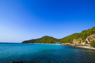 Haad Tien Beach Koh Larne Adası Pattaya Tayland.