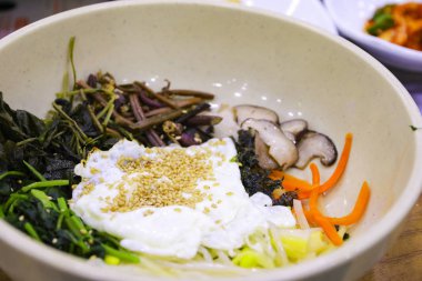 Kore yemeği, karışık pirinç Bibimbab, Kore yemeği geleneksel