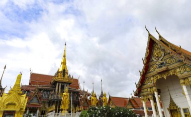 Wat Lat Phrao bulunan Ladprao Wanghin Rd, Khwaeng Lat Phrao, Khet Lat Phrao, Bangkok Tayland