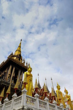 Wat Lat Phrao bulunan Ladprao Wanghin Rd, Khwaeng Lat Phrao, Khet Lat Phrao, Bangkok Tayland