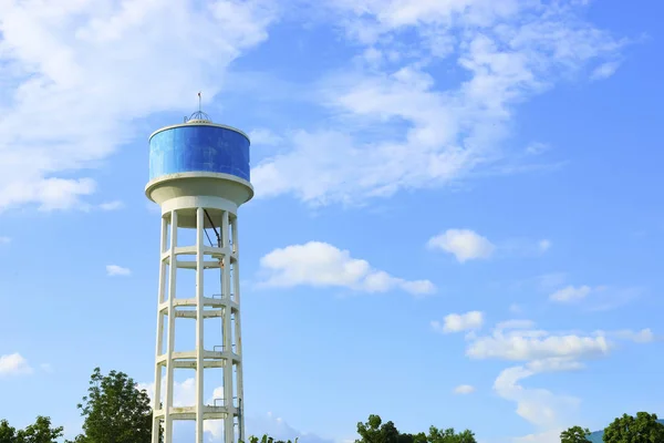 Vodní Nádrž Konkrétní Věž Obloze Pozadí — Stock fotografie