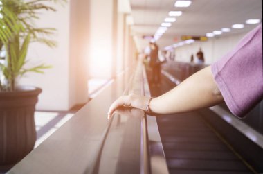 Korkuluk havaalanında üzerinde el.