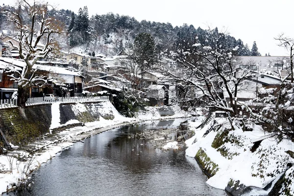 宫川河盖与雪 — 图库照片
