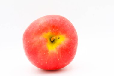 elma beyaz arkaplanda izole edildi.