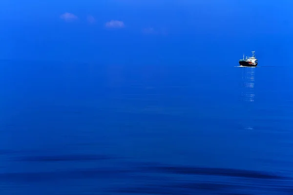 Minimalist Cargo Ship Boat Sea Minimal Style Colorful Cloud Sky — Stock Photo, Image