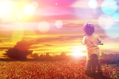 Alacakaranlık bulut ve gökyüzü arka plan, renkli dramatik gökyüzü günbatımı, bulut ile