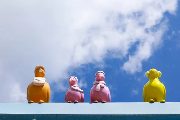 Bird Toy Statue Blue Sky Cloud Background — Stock Photo, Image