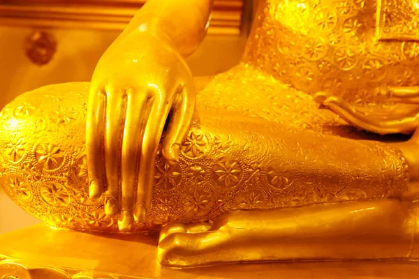 宗教的な抽象的な背景の仏像の手 — ストック写真