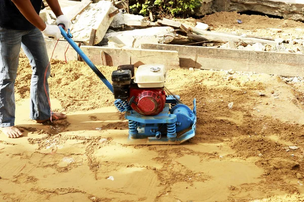 Yürüyüş arkasında kompaktör toprak sıkıştırma inşaat iş için