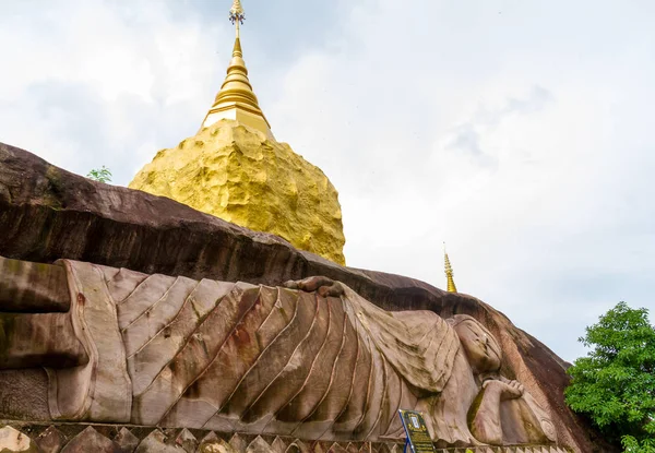 Golden Pagoda Wat Tham Pha Daen Pagoda Tapınak Sakon Nakhon — Stok fotoğraf