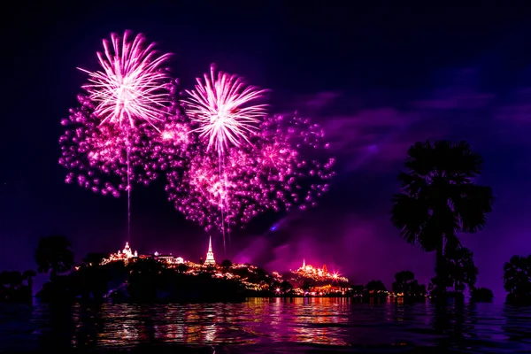 Feuerwerk Über Dem Berg — Stockfoto