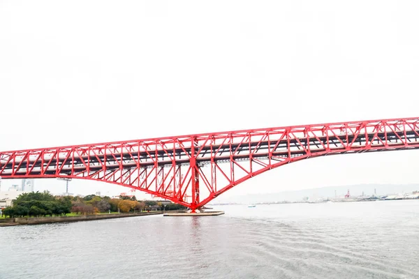 Puente Rojo Cruza Mar Osaka — Foto de Stock