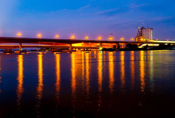 Pont Phra Nang Klao Traversant Rivière Chao Phraya Sur Rattanathibet — Photo