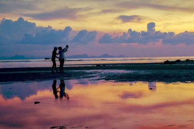 Sunset plajında Nathon, Koh Samui, Tayland .