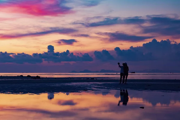 ナトン ビーチ サムイ島 タイの夕暮れ — ストック写真
