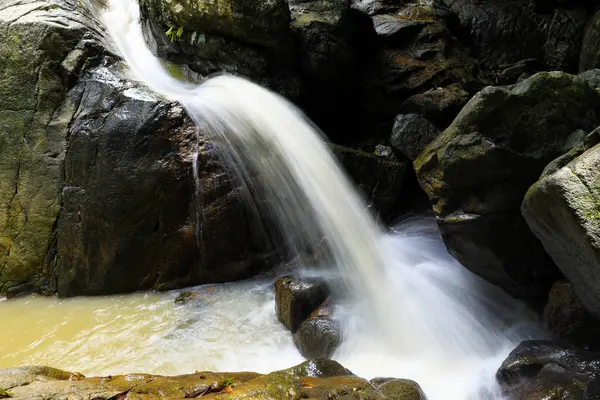 サムイ島 スラット タニ州タイ ルア滝 — ストック写真