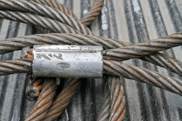 sling wire with lead joint for safety work.