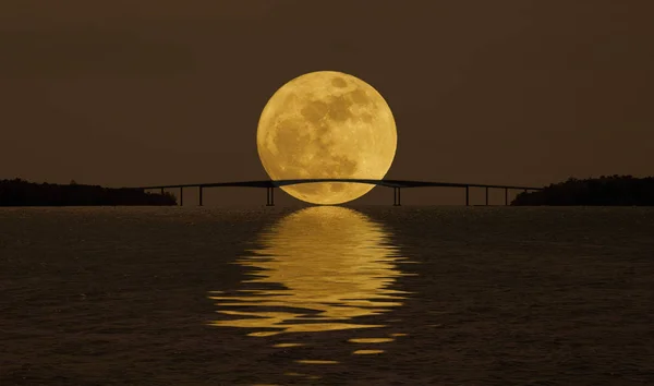 Super Luna Reflecție Apă — Fotografie, imagine de stoc