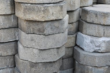 Eski tuğla blok yürüyüş yolu yapımı için kullanılan.