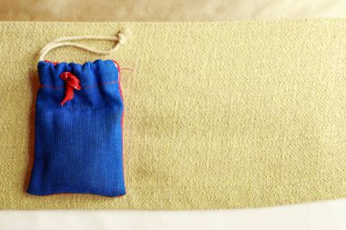 Mavi mini el yapımı çanta