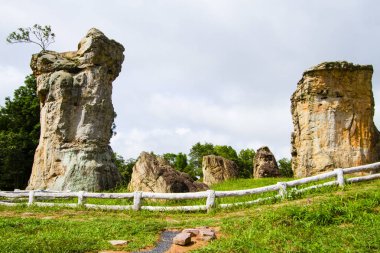 Tayland Stonehenge Mor Hin Khao, il Chaiyaphum, Tayland takma adıdır.