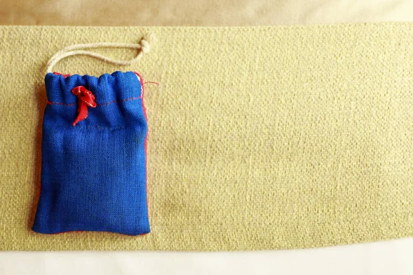 Mavi mini el yapımı çanta