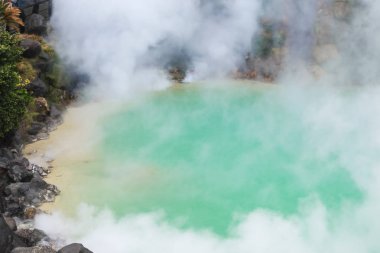 Umi Jigoku (deniz Hell) mavi su. Sekiz kaplıcalar birinde bulunan Beppu Oita, Japonya
