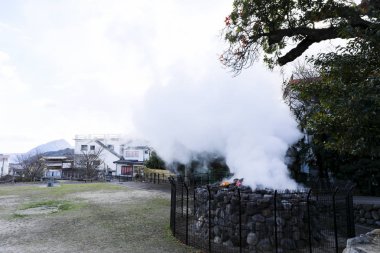 Bulunan Beppu, Oita, Kyushu, Japonya yerden dışarı-in sıcak buhar