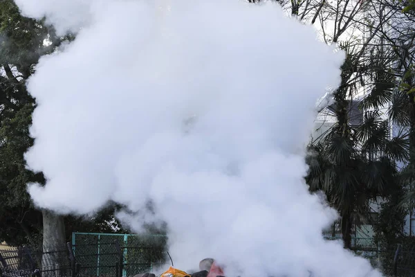 Bulunan Beppu, Oita, Kyushu, Japonya yerden dışarı-in sıcak buhar
