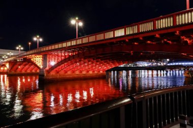Azuma bashi Köprüsü'nde gece, Asakusa, Tokyo, Japonya