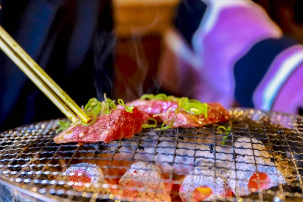 Carne Parrilla Japonesa Sobre Carbón Vegetal Estufa — Foto de Stock