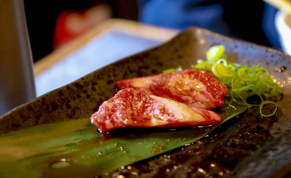 Carne Parrilla Japonesa Sobre Carbón Vegetal Estufa —  Fotos de Stock