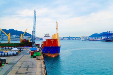 Kargo Gemi konteyner kargo terminali Busan bağlantı noktası.