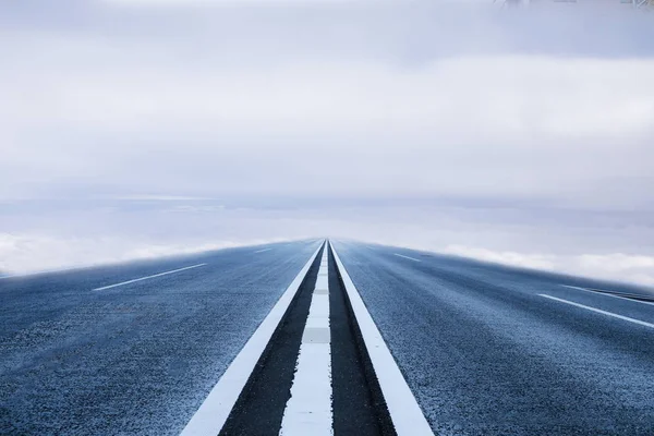 Estrada Sobre Nuvens Conceito Negócio Inicial Conceito Sucesso — Fotografia de Stock