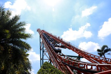 Eğlence Parkı roller coaster raylı
