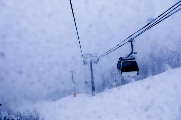 Cable car Sky on Snow mountain at Gala Yuzawa , Japan — Stock Photo, Image