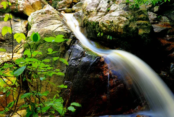 Samui waterfall : tan rua waterfall at koh samui,surat thani — Stock Photo, Image