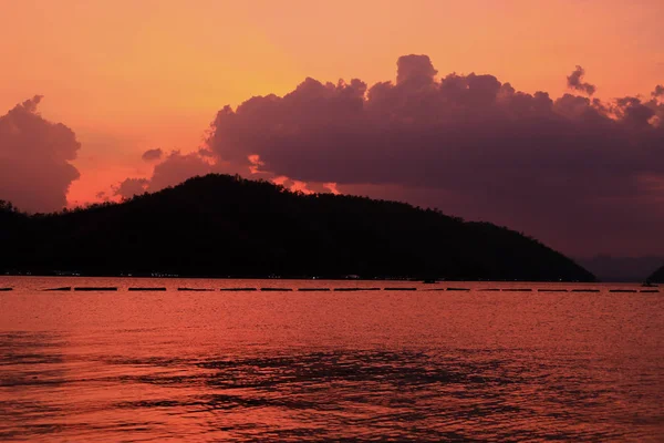 日没後の風景山と空の典型的な、タイ — ストック写真