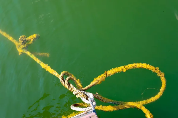Cuerda en el agua —  Fotos de Stock