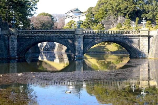 Ponte Nijubashi é uma ponte que liga o Palácio Imperial  , — Fotografia de Stock