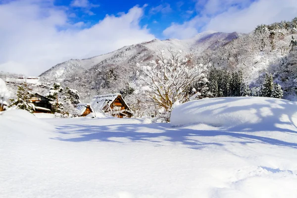 Shirakawago: byn ligger i Ono-distriktet, Gifu prefektur, — Stockfoto