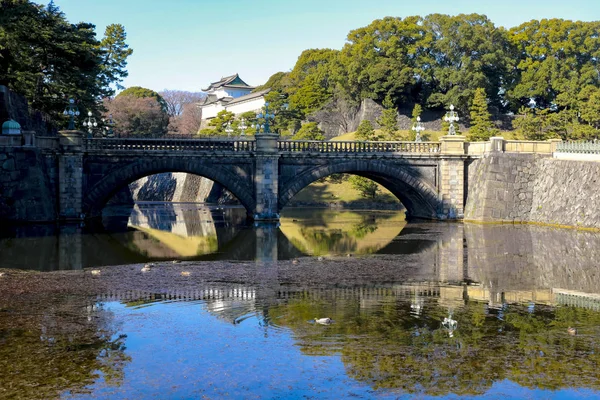 Ponte Nijubashi é uma ponte que liga o Palácio Imperial  , — Fotografia de Stock