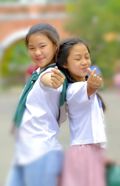 Portret cute młodych dwóch azjatyckich dziewczyna — Zdjęcie stockowe